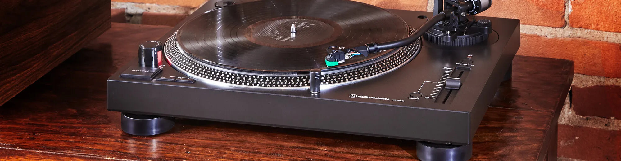 Tornamesa de Tracción Directa LP-120XUSB