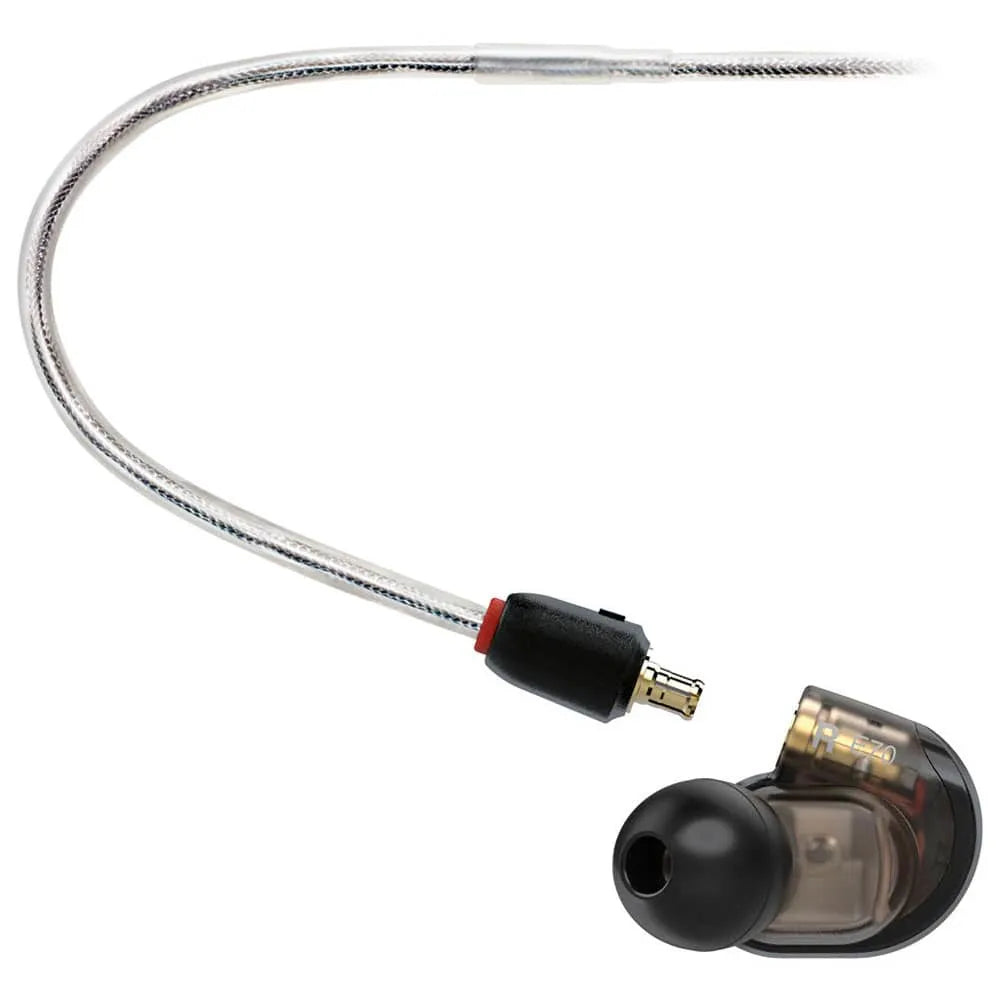 Detalle de un auricular In-Ear para Monitoreo ATH-E70